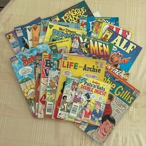 25 Vintage Comic Books, 1960s-1990s